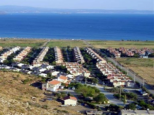 İzmir’in Karaburun ilçesinde yaz aylarında beş bin kişinin yaşadığı bir