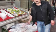 Muğla’nın Marmaris ilçesine balık avlamaya giden Nazillili Balıkçı Serkan Saymaz’ın ağlarına tam 188 kiloluk orkinos balığı takıldı. Balığın içinden 20 kilo hamsi çıkması balıkçıları şaşırttı. Nazilli’de balıkçı Serkan Saymaz’ın hamsi ağlarına Marmaris açıklarında 188 kiloluk orkinos balığı takıldı. Balıkçı Saymaz, […]