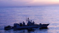 Rusya ile yaşanan uçak krizinin ardından Türkiye’ye destek veren Ukrayna ile ortak tatbikat düzenledi. Diplomatik ilişkilerinde Rusya ile kriz yaşayan Türkiye, Ukrayna Deniz Kuvvetleri’yle ortak tatbikat düzenledi. Suriye-Türkiye sınırını ihlal eden Rus uçağının Türk jetleri tarafından düşürülmesinin ardından yaşanan krizde, […]