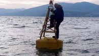 Mudanya’da balık tutmak için denize açılan 2 kişinin teknesi battı. Bir kişi teknenin bağlı bulunduğu dubaya çıkarak hayatını kurtarırken, arkadaşı ise yapılan tüm müdahalelere rağmen kurtarılamadı. Bursa’nın Mudanya ilçesinde dün sabah saatlerinde balık tutmak için denize açılan 2 kişinin teknesi […]