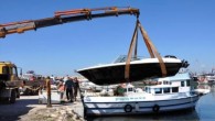 Didim Kaymakamlığı koordinasyonunda balıkçı barınaklarında ve koylarda bulunan sahipsiz ve isimsiz teknelerin kaldırılmasına devam ediliyor. Didim’de balıkçı barınaklarında ve koylarda bulunan sahipsiz ve isimsiz teknelerin kaldırılmasına devam ediliyor. Bu kapsamda Didim Kaymakamlığı koordinasyonunda oluşturulan ve içerisinde Didim Belediyesi Zabıta Amirliği, […]