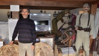 Çanakkale Savaşı’ndan kalan eşyaların bilinçsizce kullanıldığını gören imam Mehmet Tosun imamlık maaşıyla topladığı eşyalarla Harp Müzesi kurdu. Çanakkale Kara Savaşlarında Conkbayırı eteklerinde düşmanı karşılayarak destanlar yazan 57’nci Alay’ın harekete geçtiği Eceabat ilçesine bağlı Bigalı köyünde imamlık yapan Mehmet Tosun’un kurduğu […]