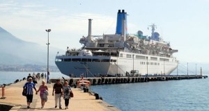 Alanya’ya sezonun 2’nci seferini yapan Thomson Spirit adlı gemi, 1184