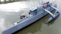 Amerikan Ordusu’nun kendi kendine giden robot gemisi ‘Sea Hunter’ suya indirildi. 40 metre uzunluğundaki silahsız prototip, herhangi bir mürettabatın müdahalesine ya da uzaktan kontrole ihtiyaç duymadan ilerleyebiliyor. Birleşik Devletletler Ordusu’nun yeni otonom gemisi Sea Hunter ilk kez suya indi. Sürücüsüz […]