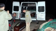 İzmir’in Foça ilçesindeki Aslan Burnu açıklarında denize açılan balıkçıların ağına, 3 yaşlarında bir kız çocuğunun cesedi takıldı. İzmir’in Foça ilçesinde balık tutmak için tekneyle Aslan Burnu mevkisinde denize açılan balıkçılar, herkesin içini acıtan bir olayla karşılaştı. Denizden attıkları ağları toplayan […]