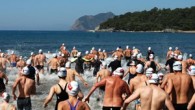 Muğla’nın Ortaca İlçesi Dalyan Mahallesi İztuzu Kumsalı’nda toplanan 411 yüzücü, ’Caretta carettalarla birlikte yüzüyorum’ sloganıyla düzenlenen yarışlarda mücadele etti. İztuzu Kumsalı’nın Boğazağzı Mevkii’nde bu yıl ilki yapılan yüzme yarışına Türkiye’nin çeşitli illerinden ve yurt dışından 14-70 yaş arası yüzücüler katıldı. […]