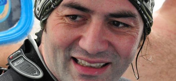 HAKAN BASAR 1977 yilinda Almanya ‘da dogdu. 7 yasinda Turkiye’ye