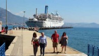 Malta bayraklı İngiliz gemisi Thomson Spirit adlı kruvaziyer 4’üncü kez Antalya’nın Alanya ilçesine demir attı. Güney Kıbrıs Rum kesimi Limasol Limanın’ndan Alanya Limanı’na gelen Malta bayraklı gemide çoğunluğu İngiliz vatandaşı olan bin 287 yolcu bulunuyor. Alanya Limanı’na demir atan gemiden […]