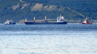 Çanakkale Boğazı’ndan geçen gemide, makine arızası meydana geldi. Alınan bilgiye göre, Tekirdağ’dan Amsterdam’a giden 108 metre uzunluğunda ve 6 bin 354 groston ağırlığındaki Antigua Barbuda Adaları bayraklı “Norwind” isimligemide, Havuzlar mevkisi açıklarında makine arızası oluştu. Gemi kaptanı, telsizle durumu Çanakkale […]