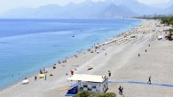 Turizmde tarihinin en kötü haziran ayını yaşayan Antalya’da, her yıl binlerce yerli ve yabancı turistin akın ettiği dünyaca ünlü Konyaaltı sahili, bomboş görüntüsüyle dikkati çekiyor. Turizmin başkenti Antalya’da Rusya krizi ve Avrupa pazarındaki ciddi düşüş, ’sezonun ilk ayı’ olarak adlandırılan […]