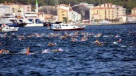 Çanakkale’de Rotary Kulübü tarafından geleneksel olarak düzenlenen ‘Boğazı Yüzerek Geçme Yarışması’ bu yıl 30’uncu kez yapıldı. Avrupa yakasındaki Eceabat sahilinden denize girerek start alan yüzücüler, 3.5 millik parkuru Anadolu yakasındaki Çimenlik Kalesi İskelesi’nde tamamladı.Çanakkale Rotary Kulübü’nün 30 Ağustos Zafer Bayramı […]