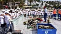 Bodrum, 17 Eylül “Uluslararası Kıyı Temizliği Günü”nde deniz ve kıyı temizliği etkinliği düzenlendi. Deniz ve kıyı temizliğinin önemine dikkat çekmek ve toplumsal farkındalık yaratmak amacıyla, Bodrum Liman Müdürlüğü yetkililerince Paşatarlası sahilinde deniz ve çevre temizliği gerçekleştirildi. Sabah saatlerinde başlayan etkinliğe, […]