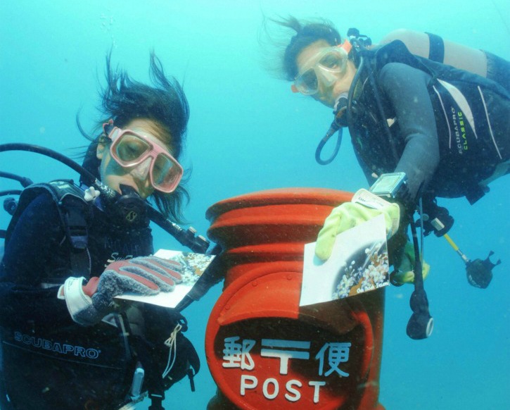 The mailbox receive anywhere between 1,000 to 1,500 mails each