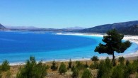 16 Kasım 2016 Çarşamba – Yusuf Yavuz-turizmhaberleri.com Türkiye’nin Maldivleri olarak anılan Burdur’un Yeşilova ilçesindeki Salda Gölü’nün kıyısına ikinci bir gölet daha yapılıyor. Mars’a benzeyen jeolojik yapısıyla dünyadaki iki noktadan biri olan Salda Gölünü besleyen Düden Deresi’nde geçtiğimiz ay inşasına başlanan Salda Göleti’ne […]
