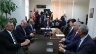 Antalya Büyükşehir Belediyesi tarafından hayata geçirilecek “Konyaaltı Sahili Projesi”nin ihalesine katılım olmadı. Büyükşehir Belediyesi Encümen Salonunda Devlet İhale Kanunu’nun 35/a maddesine göre kapalı teklif usulü ile gerçekleştirilen ihaleye hiçbir firma katılmadı. Bunun üzerine İhale Komisyonu Başkanı ve Antalya Büyükşehir Belediyesi […]
