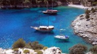 Türkiye’nin gözde turizm merkezlerinden Muğla’nın Fethiye ilçesinin yat turizmiyle ön plana çıkan mahallesi Göcek, özellikle uluslararası sulardan gelen gezginlere ev sahipliği yapıyor. Bin 500’ü aşkın yat bağlama kapasitesi ile ülke ekonomisine önemli bir gelir sağlayan Göcek, zengin imkanları ve altyapısı […]