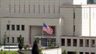 ABD Büyükelçiliği, Türkiye’deki vatandaşlarına yönelik olarak yeni bir uyarı yayımladı. Birgün gazetesinin haberine göre, uyarıda, “aşırılıkçı grupların Türkiye çapında ABD vatandaşlarının yaşadığı veya ziyaret ettiği yerlerde saldırı düzenleme konusundaki saldırgan çabalarının sürdüğü” belirtildi, “2016’nın sonuna yaklaşırken, Amerikan vatandaşları Noel tatili […]