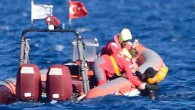 “Yanki” tokada değildi. Buna rağmen Ares’in kaptanı tüm ekibine can yeleği giydirdi. Pupaya geçerken ekipten bir kişi balonun aşağıda şişmesi ile kendini suda buldu. Derhal telsiz anonsu ile komite ve diğer yatlar uyarıldı. Bodrum Deniz Kurtarma 30 saniye içinde yetişti […]