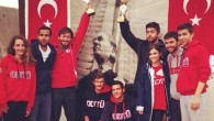Onlara “Ankara’nın yelkenci çocukları” diyorlar… “Onlar” dediğimiz ODTÜ’nün Yelken Takımı… Üniversite çatısı altında 2012 yılında bir araya geldiler, 2013’ten bu yana da yarış parkurlarında boy gösteriyor ve derecelere adlarını yazdırıyorlar. MIYC, bu gençlere kucak açmış durumda… Hedefleri büyük ama amaçlarına […]