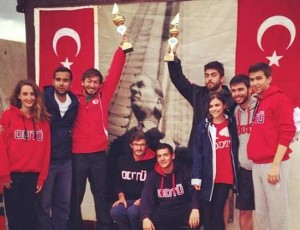 Onlara “Ankara’nın yelkenci çocukları” diyorlar… “Onlar” dediğimiz ODTÜ’nün Yelken Takımı…