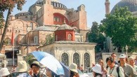 İstanbul’a 2016 yılında gelen yabancı ziyaretçi sayısı yüzde 26 ile azalış ile son 16 yılın en sert düşüşünü gerçekleştirerek 9,2 milyona geriledi. İstanbul Kültür ve Turizm Müdürlüğü tarafından yapılan açıklamaya göre, geçen yılın aralık ayında 821 bin 809 kişi İstanbul’u […]