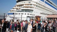 İzmir’e 2016 yılı boyunca gelen yabancı ziyaretçi sayısı 2015’e göre yüzde 44 oranında azalarak 672 bin 299 oldu. 2015 yılında İzmir’e toplam 1 milyon 201 bin 921 yabancı ziyaretçi gelmişti. İzmir’in yabancı ziyaretçi sayısındaki azalma böylece bir yılda 529 bin […]