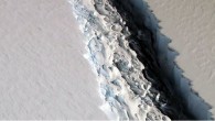 Larsen C adı verilen buz sahanlığındaki bir çatlak Aralık ayında aniden büyüdü ve şu anda 5 bin kilometrekarelik bir buz kütlesi ile Antarktika arasında sadece 20 kilometrelik bir bağlantı kaldı. Larsen C, Antarktika’nın yani Güney Kutbu’nun kuzey ucu ile ile […]