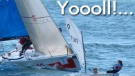 Kalamış Yelken Kulübü’nün Başkent Yelken Kulübü işbirliğinde düzenlediği SportsBoat Kupası, 28 Mayıs Pazar günü koy içinde kurulan parkurda gerçekleşti. 19 teknenin kayıt verdiği yarışlar giderek hızını arttıran kuzeyli rüzgarda başladı. Start hazırlıkları sürerken direk kıran bir tekne “boynu bükük” halde […]