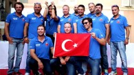 St. Tropez Giraglia Rolex Cup’a katılan tek Türk takımı olan Arkas Sailing Team, koy içi yarışlarındaki elde ettiği ikincilikten sonra, 243 deniz mili mesafeli zorlu offshore mücadelesine yelken bastı. Arkas-Flyting Box, St. Tropez-Giraglia-Genoa rotasında elde ettiği 20 puanla haftayı genel […]
