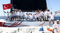 Ergin İmre’nin TP52 Provezza ekibi, beş yıldır kovaladığı 52 Super Series mücadelesinde pek çok kez yaklaştığı şampiyonluğa sonunda İspanya’da ulaştı. Puerto Portals Yarış Haftası’nda oldukça çetin bir mücadele sergileyen Provezza, yakın rakibi Quantum Racing son iki yarışı birinci bitirmesine rağmen […]
