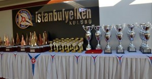 İstanbul Yelken Kulübü’nün yılın ilk yarısında düzenlediği yat yarışlarının ödül