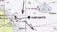 İstanbul-Sığacık rotalı 295 deniz mili mesafeli Deniz Kuvvetleri Kupası’nda, Bozcaada önünde kurulan kapıdan saat 00.01.48’de ilk geçen tekne Orient Express VI oldu. Salma modifikasyonu sonrasında hızının daha da arttığı gözlenen Orient Express VI’yı 00.57.11’lik zamanla Ardıç Gürsel’in “Yaşasın” adlı trimaranı […]