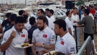 TAYK tarafından düzenlenen Deniz Kuvvetleri Kupası’nda, İstanbul – Sığacık rotasında 295 mil boyunca tekneleriyle denizleri aşan yarışçılar, Teos Marina’da düzenlenen ödül töreninde eğlenceli bir gece yaşadı. TAYK tarafından düzenlenen Deniz Kuvvetleri Kupası’nda, İstanbul – Sığacık rotasında 295 mil boyunca tekneleriyle […]