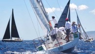 Bodrum Açıkdeniz Yelken Kulübü (BAYK) organizasyonunda Türkiye Yelken Federasyonu (TYF) tarafından düzenlenen Türkiye Yat Şampiyonası’na bugün yapılan iki şamandıra yarışı ile devam edildi. Toplam 40 bin TL para ödüllü şampiyonanın ikinci gününde Arkas-Flying Box liderliğini sürdürüyor. Yakın takipçisi ise Global […]