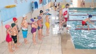 Gaziantep Gençlik Hizmetleri ve Spor İl Müdürlüğü’ne bağlı kurslarda yüzme eğitimi gören öğrenciler yarışmalara hazırlanıyor. Öncelikli hedeflerinin gençlere ve çocuklara yüzmeyi öğretmek olduğunu söyleyen antrenör Sercan Taşkesen, “14 yıldır yüzme ile iç içeyim. Yaz kampında yoğunluğumuz oldukça fazla. Veliler de […]