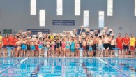 Karşıyaka Belediyesi’nin kente kazandırdığı yarı kapalı olimpik yüzde havuzundaki ilk kurslar tamamlandı. Yüzme öğrenme imkânı bulan 400 çocuk, törenle sertifikalarını aldı. Eğitmenler eşliğinde yüzmeyi öğrenen çocuklar, sıcak yaz günlerinde keyifli vakit geçirme imkanı da buldu. Yaz okulunda ikinci etabın yarın […]