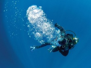We’ve rounded up 10 frequently asked questions by scuba divers