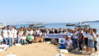 ‘Uluslararası Kıyı Temizliği Kampanyası’ kapsamında Türkiye dâhil 100’den fazla ülkede yüzbinlerce gönüllü eşzamanlı olarak gelecek nesillere daha mavi denizler bırakmak için deniz kıyılarına akın etti. Deniz kirliliğine dikkat çekmek ve deniz temizliğinin önemi konusunda bilinç kazandırmak amacı ile DenizTemiz Derneği/ […]