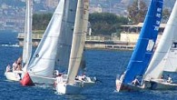 Kalamış Yelken Kulübü tarafından düzenlenen ve KYK Yat Trofesi’ne puan veren 3. Ayak yat yarışı 26 Ağustos Cumartesi günü yapıldı. Tatil öncesi rehavetinden olsa gerek katılım 12 tekne ile sınırlı kaldı. 27 Ağustos Pazar günü gerçekleşen KYK SportBoat 4. Ayak […]