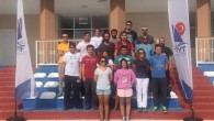 1. Kademe Yelken ve 1. Kademe Rüzgar Sörfü Antrenörlük Kursu İzmir’de devam ediyor. Çeşme Büyük Liman Gençlik Kampı / Paşalimanı’nda 16 Ekim tarihinde başlayan kurs 31 Ekim 2017 tarihine kadar sürecek. 16 kişinin katılım gösterdiği kursta “Özel Eğitim Programı”nda Gamze […]