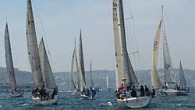 İstanbul Yelken Kulübü tarafından düzenlenen ve 1 Ekim Pazar günü (yarın) gerçekleşecek Özcan Özyemişçi Kupası’na 31 tekne kayıt verdi. Startı saat 11.00’da İYK önünden Adalar yönüne verilecek yarışta kuzeyli rüzgarın sert esmesi bekleniyor. İstanbul’da hava 17-18 derece dolayında seyredecek. Yoğun […]