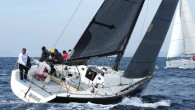 EAYK (Ege Açıkdeniz Yat Kulübü) ve Uluslararası Çeşme Yat Kulübü (ICYC) işbirliğinde düzenlenen Sonbahar Trofesi’nin 3. Ayak yarışlarında 30 tekne parkura çıktı. Cumartesi günü planlanan iki yarış yapıldı ama Pazar günü sert hava yüzünden tehir bayrağı arya edilemedi ve 3. […]