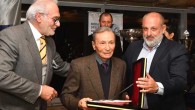 Türkiye Açıkdeniz Yarış Kulübü’nün Moda Deniz Kulübü ile birlikte düzenlediği yarışların ödülleri dağıtıldı. Moda Deniz Kulübü’ndeki törende TAYK 2017 Trofe Kupaları da sahiplerini buldu. “En kıdemli yatçı” plaketi verilen ve 90’ına merdiven dayayan Fikret Elbirlik, yaptığı teşekkür konuşmasında, “10 yıl […]