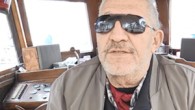 Muğla’nın Bodrum ilçesinde, 46 yıl önce dalış yaparken geçirdiği kazada görme yetisini kaybeden Cengiz Orçun, “okul gemisi” olarak nitelediği teknesinde, içindeki deniz sevgisini aşıladığı gençleri yetiştiriyor. İstanbul doğumlu iki çocuk babası kaptan Cengiz Orçun, 1972 yılında yaptığı dalış sırasında basınç […]