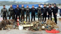 Nilüfer DEMİR/BODRUM (Muğla), (DHA)- BODRUM Belediyesi’nin ‘Denize en çok mavi yakışır’ sloganıyla bu yıl dördüncüsünü düzenlediği deniz dibi temizliği kampanyasında, turizmin incisi Bitez Mahallesi’nde çalışma yapıldı. Deniz dibi temizliğine katılan dalgıçlar, 2 saatte çoğunluğu teneke ve camdan yapılan içecek kutularından […]