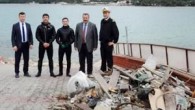 Antalya’nın Kemer ilçesindeki Ayışığı Koyu’nda dalgıçlar sualtı temizliği yaptı. Çalışma kapsamında denizden sandalye, şişe, sandal ve şezlong parçaları gibi yüzlerce kilo çöp çıkarıldı. Kemer Belediyesi, Kemer Sahil Güvenlik Komutanlığı, Kemer Aktif Balıkadamlar Kulübü Derneği işbirliğiyle Kemer Ayışığı Koyu’nda deniz dibi […]