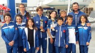 02-06 Mayıs 2018 tarihlerinde Bulgaristan’da gerçekleştirilen International Regatta Port Bourgas 2018 yarışlarında sporcularımız kupalar ile döndü. Meriç Erdağlı Optimist Genel kategoride 91 tekne içerisinde 2. olurken , Ege Ayyıldızbayraktar Optimist Junior kategorinde 91 tekne içerisinde 2. olmuştur. Sporcularımızı ve antrenörümüz […]