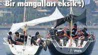 Üniversiteli yelkencileri yat dünyasına kazandırmak hedefinden yola çıkan TAYK, bu amaçla planladığı “Gençlik Kupası” serisinin ilk buluşmasını 27 Nisan Cuma günü gerçekleştirdi. 10 üniversiteden gelen ekipler denize çıktı ama gençlerin heyecanına rüzgar ortak olmak istemedi. Sonunda yarış amaçlı buluşma “tam […]