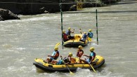 Türkiye Rafting Şampiyonası 2. ayak yarışlarının sabahki bölümünde takımlar kafa kafaya kıyasıya bir mücadele ortaya koydu. Gelişmekte Olan Spor Branşları Federasyonu (GOSBF) tarafından düzenlenen Tunceli Valiliği ile Tunceli Belediyesi tarafından desteklenen Türkiye Rafting Şampiyonası 2. ayak yarışları, Munzur Çayı’nda devam […]
