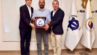 Bu yıl 15. kez düzenlenen İMEAK Deniz Ticaret Odası İzmir Şubesi Medya ve Fotoğraf Yarışması’nda dereceye giren gazeteciler ve fotoğraf sanatçıları ödüllerini aldı. Türk denizciliğini ileri götürmek, İzmir ve Ege Bölgesi’nde deniz kültürüne ve denizciliğe ilgiyi geliştirmek için bu yıl […]